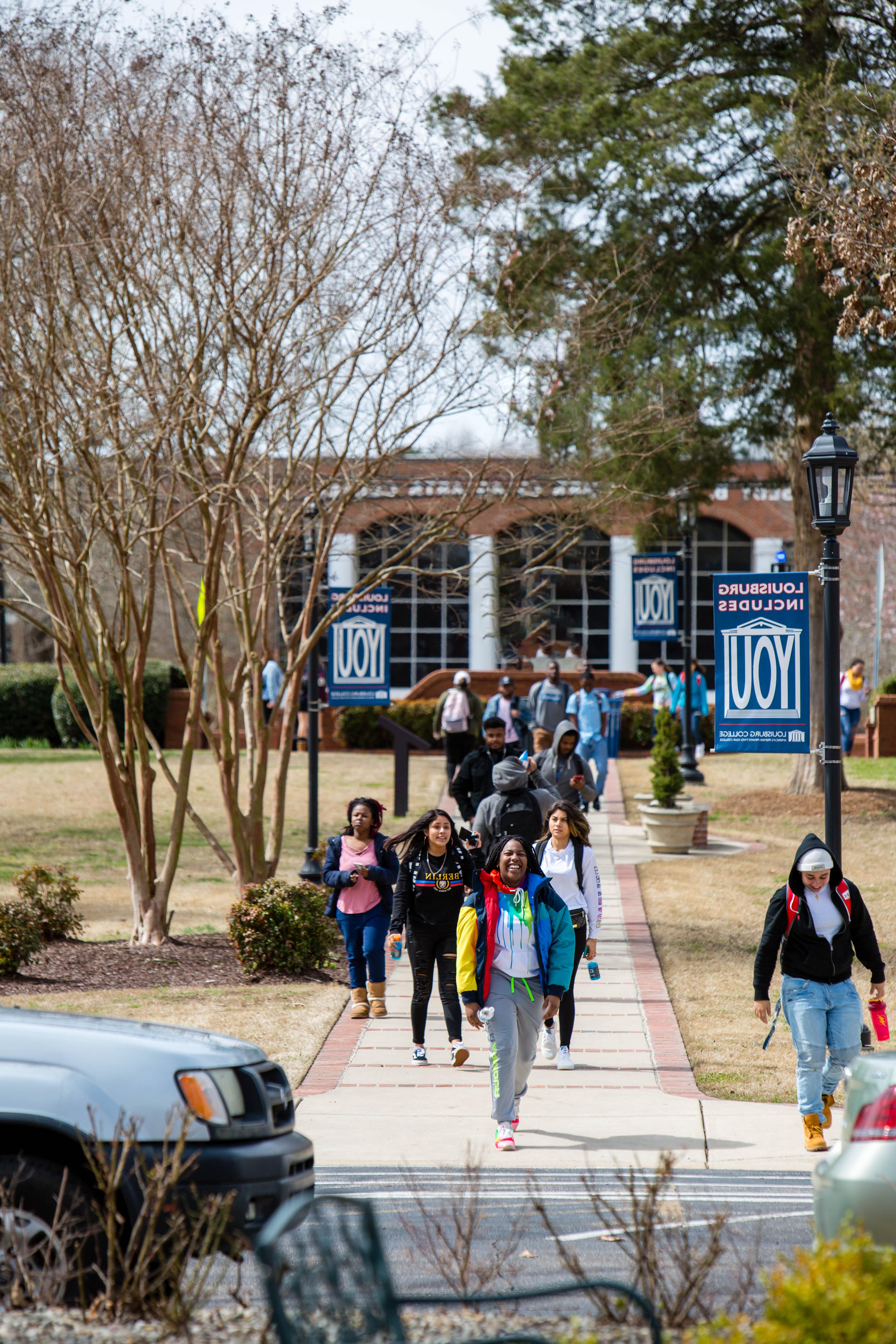 Students walking from class at Louisburg College 